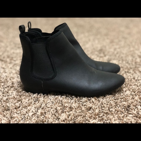 Cannot fit them anymore - Picture 1 of 3